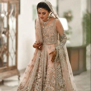 Lehenga เจ้าสาวแบบดั้งเดิมกับ kurta 3D หนัก zozi, ลูกปัดและหินทำงานสำหรับงานแต่งงาน - Product Image 1