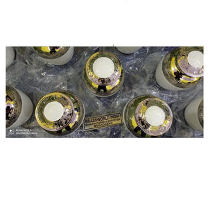 Urna funeraria para adultos con acentos blancos y plateados Suministro de metal de estilo americano de Brassworld India - Product Image 1