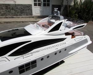 AZIMUT GRANDE 120SL Modèle de bateau en bois fabriqué à la main de haute qualité Livraison rapide Nouveauté cadeau du Vietnam - Product Image 1