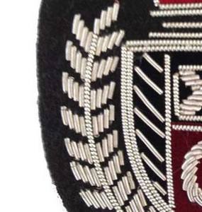 Blazer personnalisé de haute qualité Badges élégant fil d'or crête paillettes tissu magnétique à coudre couronne brodé Patch Badges - Product Image 2