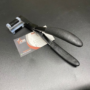 Pince d'extension de cheveux durable à la kératine noire mate Outils essentiels pour améliorer le volume et la longueur des cheveux - Product Image 1