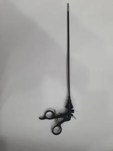 Pinzas de Laparoscopia Manuales de Acero Inoxidable Negras con 1 x 2 Dientes, 30 cm de Longitud, Marca Endo Tech, 5 Años de Garantía - Product Image 4