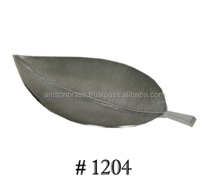 Plateau de service en relief et support pour plats de cuisine Plateau de service en métal en aluminium martelé Antique Food - Product Image 3