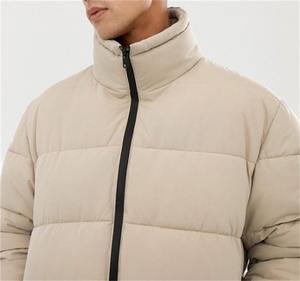 Blouson d'hiver pour homme sur mesure par le fabricant OEM, noir brillant, rembourré, épais, matelassé en coton, imperméable, adapté à l'extérieur - Product Image 3
