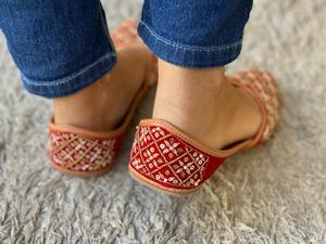 Leather Handmade Designer Party Wear Women Combo <b>Jutti</b> With Clutch Flat Shoes Sandal - Product Image 5