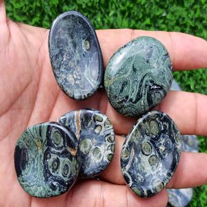 Kambaba Jasper worrystone คริสตัลธรรมชาติหินนิ้วหัวแม่มือทรงรีงานหัตถกรรมหินกึ่งมีค่า - Product Image 1