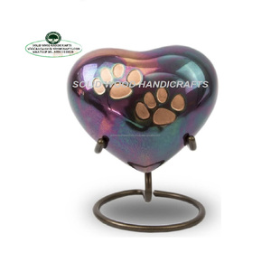 Urnes funéraires en laiton en forme de coeur pour cendres d'animaux de compagnie Urnes funéraires en laiton de haute qualité pour cendres de chien et de chat - Product Image 1