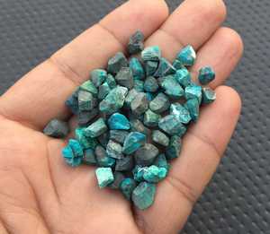 Genuino 50 piezas Natural Chrysocolla Gemstone 8mm Tiny Handcut Rough para la fabricación de joyas al por mayor - Product Image 3