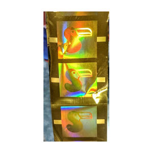 Rouleaux de matériau laser PET holographique 3D personnalisés Feuille d'autocollant adhésif personnalisé pour l'artisanat industriel Etiquettes d'emballage - Product Image 1