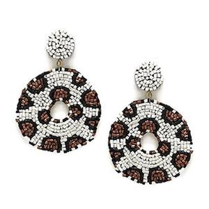 Broderie Graine Perlée Pluie Pierre Huggie Boucles D'oreilles Fleur Conception Style Classique À La Main De L'Inde pour Les Femmes Et Les Filles - Product Image 3