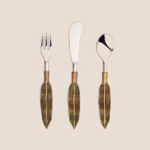 Cuchillos y esparcidores de queso con hoja chapada en plata de acero inoxidable Diseño de asta dorada Mango de latón Venta caliente Cuchillos de queso - Product Image 2