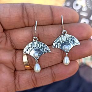 ต่างหูอัญมณีสีเงินสเตอริ925สไตล์โบฮีเมียนพร้อมมุกน้ำจืดสวมใส่ทุกวันครบรอบการหมั้นพิเศษมาใหม่ - Product Image 2