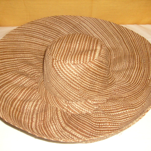 Cappello in Rafia del Madagascar, Chapeau En Raphia Fatto a Mano, Cappello da Sole a Tesa Larga, Cappello Capeline Intrecciato in Rafia, Chapeau En Rabane De Madagascar - Product Image 2