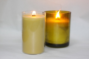 Bougie pilier en cire d'abeille naturelle 100% artisanale, parfumée, en pot, pour l'aromathérapie et la décoration de la maison - Product Image 3