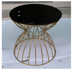 Table moderne personnalisée en acier inoxydable et finition en laiton avec dessus en verre pour la maison et le salon fabriquée en Inde - Product Image 2
