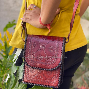 Bolso de mano de cuero de búhos, bandolera de hombro hecha a mano, estilo indio - Product Image 1