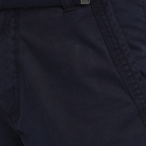 Pantalon cargo personnalisé OEM ODM pour le travail en plein air avec poches arrière et tissu en coton et jean - Product Image 4