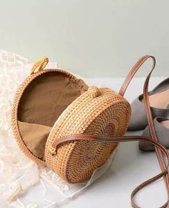 SUMMER TRAVEL USE: HANDMADE RATTAN BAG VIETNAM FASHION TOTE ECO FRIENDLY ROUND HANDBAG. - Product Image 5