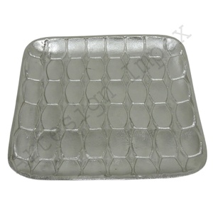 ถาดเสิร์ฟโลหะอลูมิเนียมทรงสี่เหลี่ยมลายนูนทำด้วยมือสีเงินสำหรับตกแต่งโรงแรมร้านอาหาร - Product Image 1