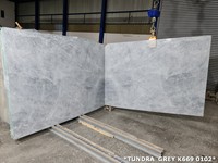 Dalle de marbre gris turc poli sur mesure de 20 mm d'épaisseur, design contemporain durable pour appartements et hôtels, 100 % personnalisable, modèle 2026