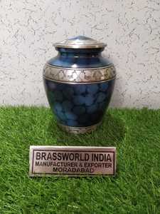 Brassworld India Urna de cremación para adultos Azul nublado con hojas de plata Suministros funerarios de calidad grabados - Product Image 4