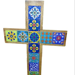 Croce di legno della tavola della decorazione della tavola di arte della parete cristiana e religiosa