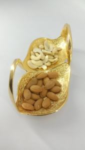 Tazón para servir chapado en oro de 24 quilates de estilo moderno Diseño elegante de metal para ocasiones especiales - Product Image 6