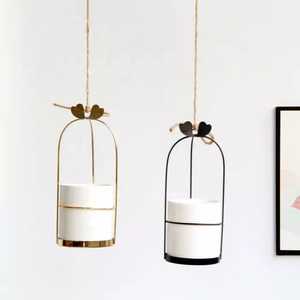 ส่วนบุคคลขายร้อนEMERALD FEATERรูปร่างแหวนเซรามิคจานทองขอบหรูหรา - Product Image 1