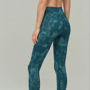 Leggings de fitness pour femmes à taille haute, tricotés, légers, respirants, imprimés par transfert thermique, de haute qualité et personnalisés - Product Image 1