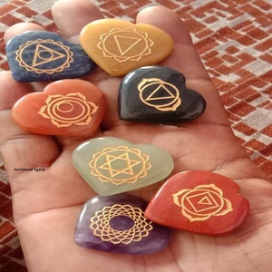 Cristaux naturels Pierres de guérison Sept chakras Gravés Ensemble Reiki avec boîte en bois Vente en gros Ensembles Reiki chakra - Product Image 4