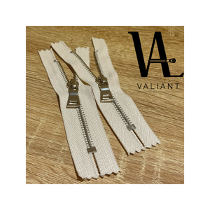VALIANT VAL-M5-021 # 5 Fermetures éclair auto-bloquantes en métal argenté brillant avec tirette trapézoïdale pour sacs de vêtements, vente en gros usine - Product Image 1