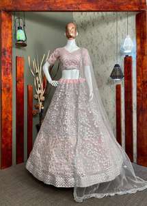 Miroir de famille indien, broderie miroir en feuille lourde, travail du dernier cri, tendance, Lehenga Choli, prix de gros pour femmes, vêtements de fête de mariage - Product Image 4