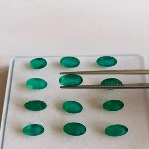 Émeraude naturelle de qualité AAA d'origine zambienne 8*6mm coupe ovale excellente couleur verte avec un bon lustre pour la fabrication de bijoux certifiée IGI - Product Image 3