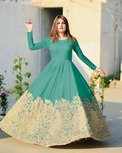 Royal Export Presenta un Nuevo Vestido de Diseñador con Bordado de Algodón Puro y Pedrería de Cerámica Hecha a Mano con Mangas Completas - Product Image 3