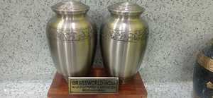 BRASSWORLD INDIA URNA DE CREMACIÓN Suministros funerarios de metal de estilo americano para adultos - Product Image 4
