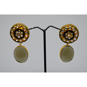 Aretes de aro con incrustaciones de piedras de latón con acabado mate dorado meenakari, estilo tradicional, moderno y hermoso, para niñas y mujeres. - Product Image 2
