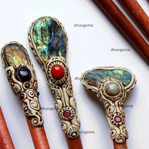 Horquilla para el pelo de arcilla polimérica, varita de masaje con cristales, accesorios personalizados para el cabello, regalo para ella - Product Image 4