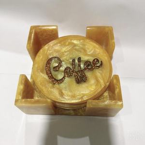 Lametierartz Ensemble de sous-verres avec logo personnalisé Beaux sous-verres en résine dans différents modèles et couleurs pour un usage domestique - Product Image 5