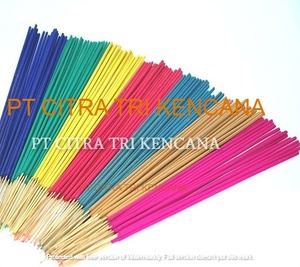 BORNEOL-Polvo de alcanfor rojo JOSS, AGARBATTHI, JIGGIT, JIGAT, LITSEA, GLUTINOSA, MATERIAL sin procesar para varilla de incienso, para exportación a Botad, INDIA - Product Image 1