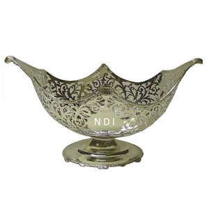 Bol en laiton antique finition artisanale, design moderne, pour servir des fruits et légumes - Product Image 1