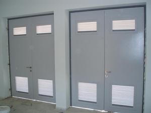 Puertas de Acero con Rejillas MOTTO - Uso Comercial e Interior, Diseño Tradicional, Garantía de 2 Años - Product Image 3