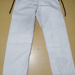 Bjj blanc de haute qualité Jiu Jitsu brésilien Gis et Kimonos Bjj coutures de couleur contrastante Bjj Gi fabriqué au Pakistan - Product Image 5