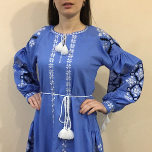 Robe longue brodée de couleur bleue pour femmes, tenue de genou d'ukraine faite à la main, dernière conception 2023 - Product Image 1