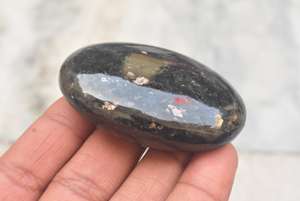 Nuumitas-Palmstone de cristal Natural, cristal hecho a mano de la India - Product Image 2