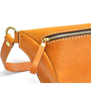 Sac de poitrine de voyage unisexe en cuir véritable marron de qualité supérieure Keven Impex, fermeture éclair, imperméable, forme coussin, 21L, souple - Product Image 4