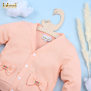 Suéter Infantil de Lujo Personalizado para Niñas, Cárdigan Grueso de Lana Bordado a Mano para Invierno, ODM/OEM, Modelo ST066 - Product Image 2