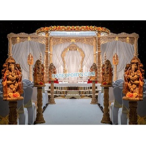 Atractivo Diseño de Mandap de Madera para Bodas en Interiores, Mandap de Madera Clásico Real Avni, Mandap de Boda Tallado en Madera de Diseño, Canadá - Product Image 1