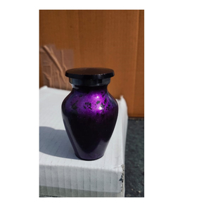 Recuerdo de urna de cremación de aluminio, suministros funerarios, Brassworld, India, color púrpura, nuevo aspecto - Product Image 1