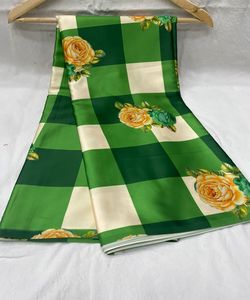 Sari en soie imprimé multicolore avec un design moderne, idéal pour les mariages et les festivals, un vêtement ethnique intemporel. - Product Image 6