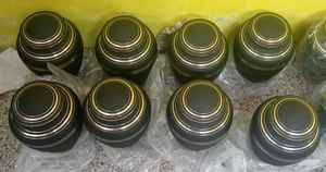 Urna funeraria de latón negro de Brassworld India de estilo americano con líneas doradas Suministros de cremación funeraria - Product Image 2